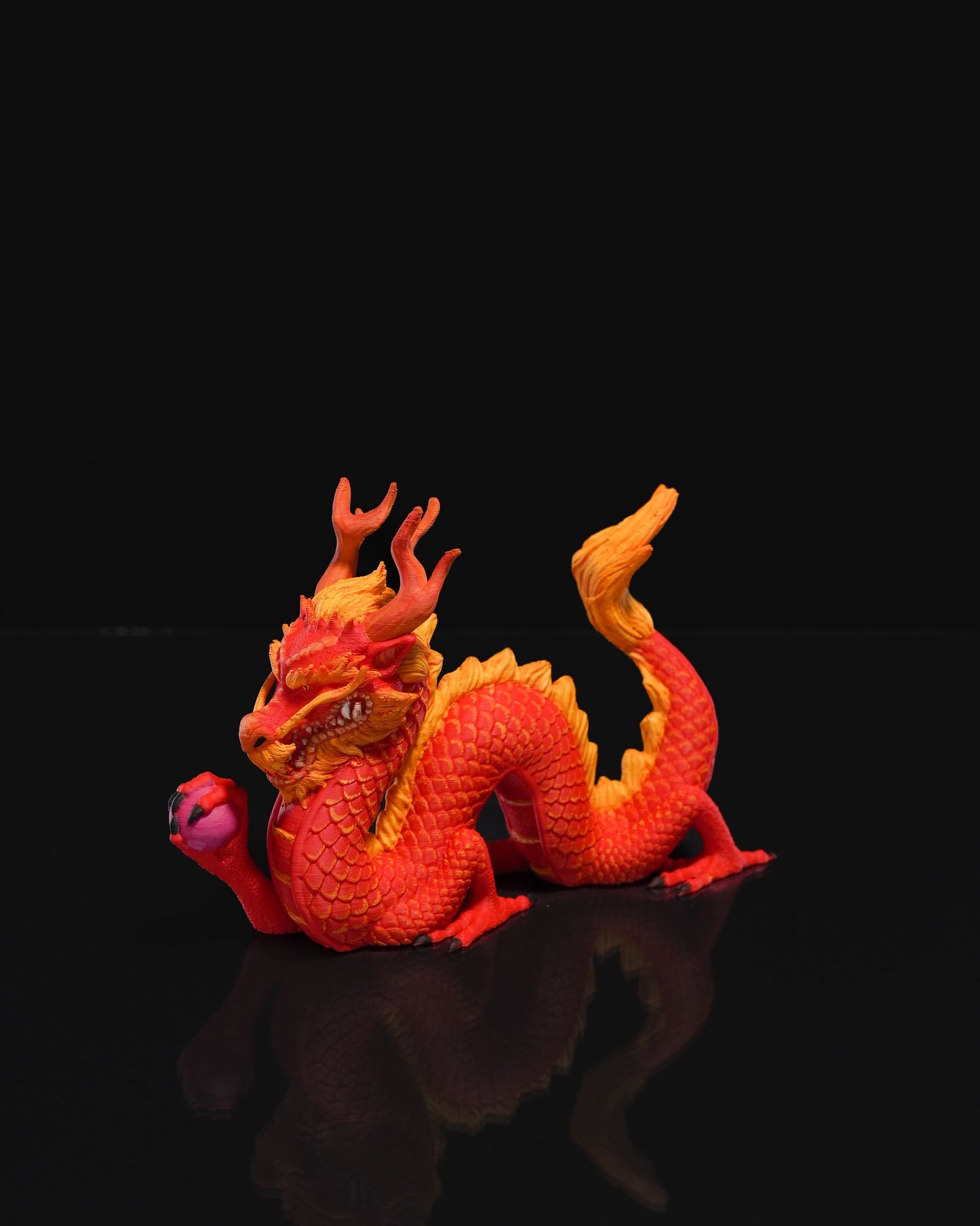 Roter chinesischer Drache Tischdekoration 19CM
