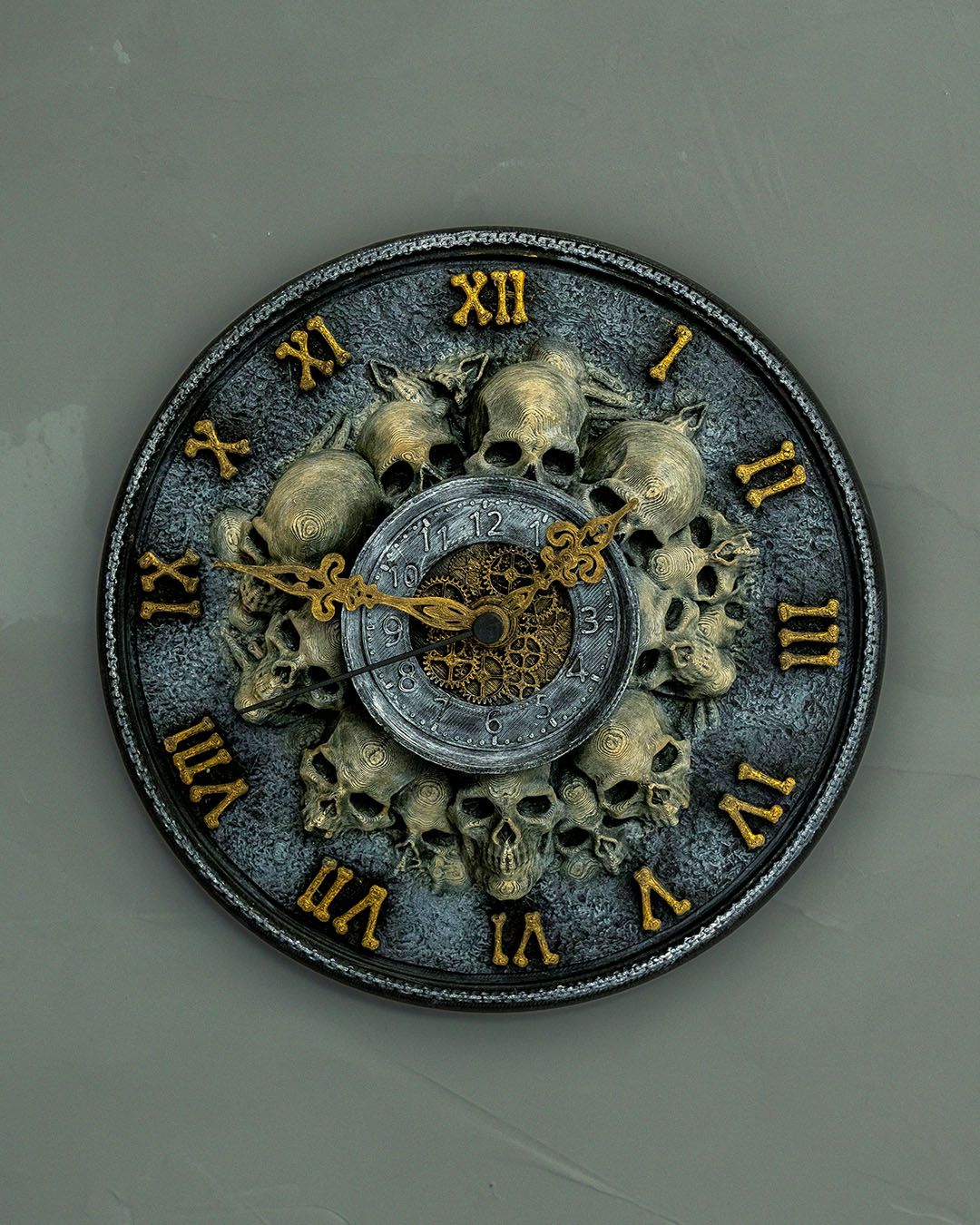 Fluch der Karibik Totenkopf Römische Ziffer Wanduhr Tischuhr 21CM Übergröße
