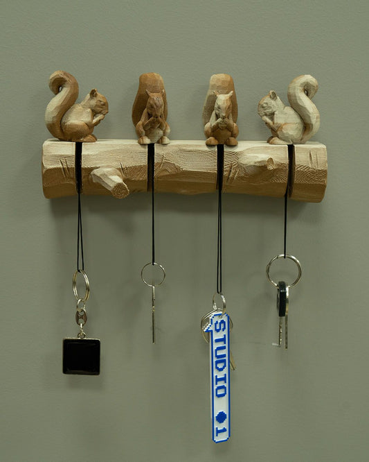 Eichhörnchen-Familie Schlüsselhaken Baum