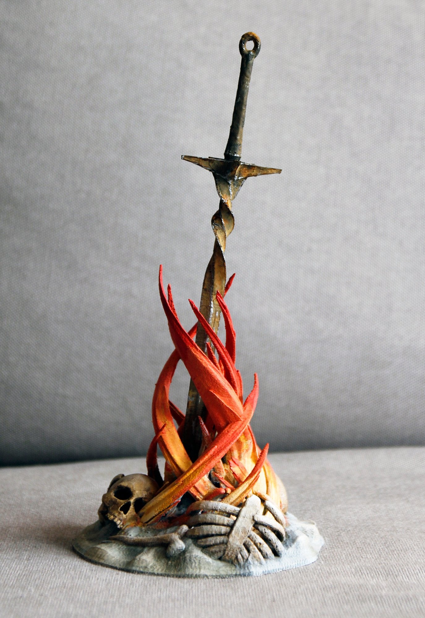 Dark Souls Bonfire Dark Souls Lagerfeuer Schwert Dekoratives Desktop-Objekt