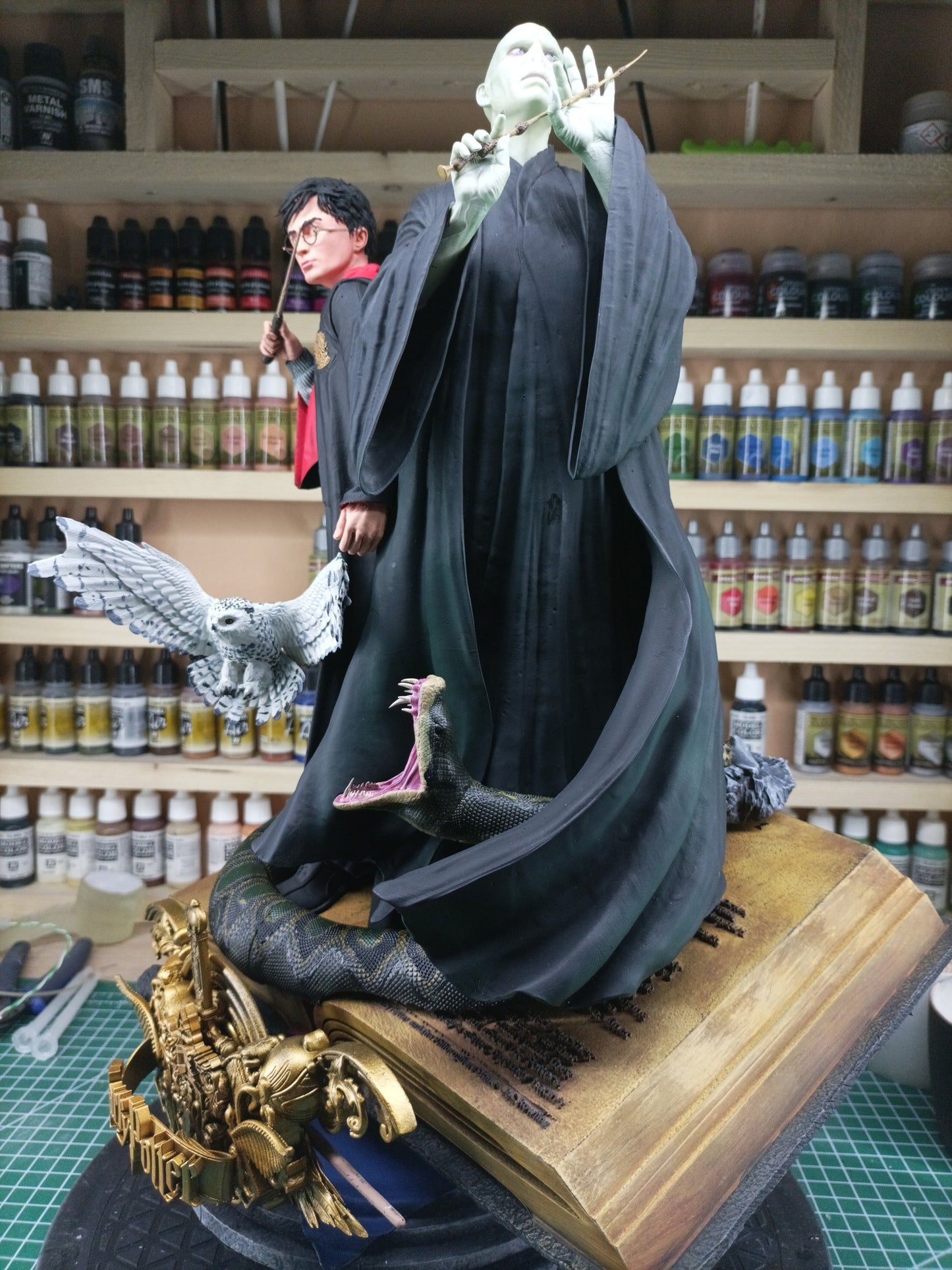 Harry Potter und Voldemort Kampf Bemalte Figur 25 cm