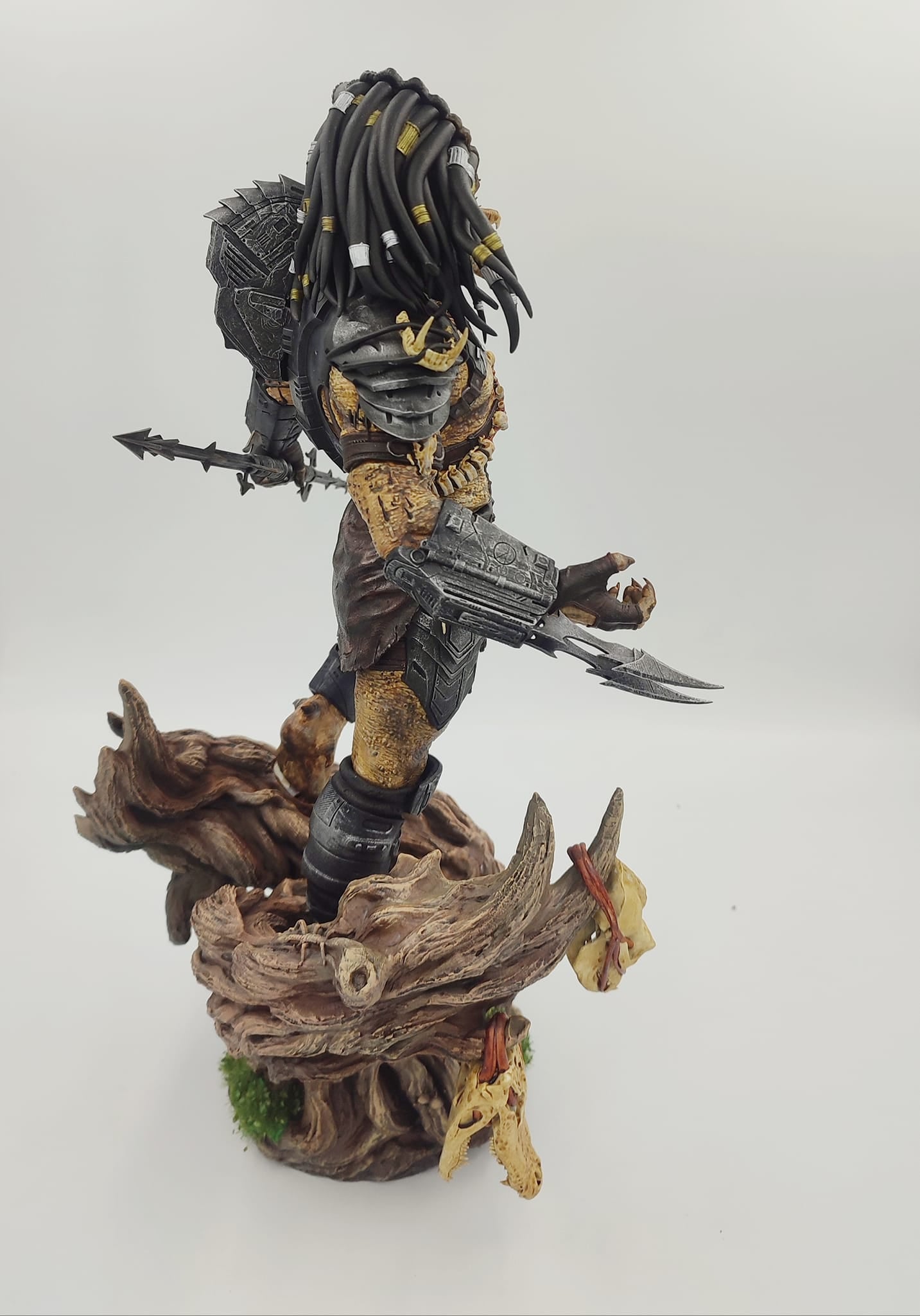 Predator Wolf Return Bemalte Figur 25 cm Groß