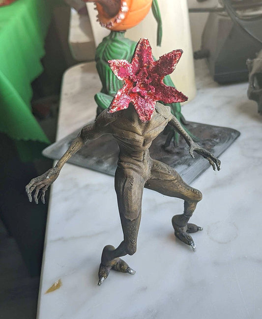 Demogorgon Bemalte Figur 20 cm Groß