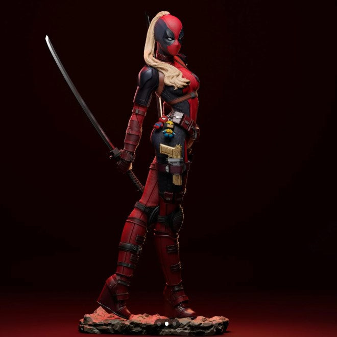 Marvel Comics Lady Deadpool Figur 25CM Groß