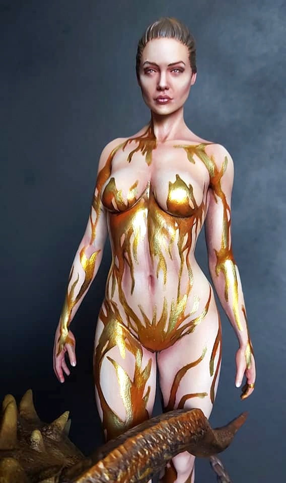 Angelina Jolie Grandels Mutter Beowulf Bemalte Figur 30 cm (Riesenformat)