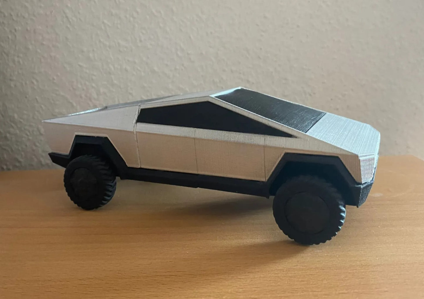 Tesla Cybertruck Modell-Figur