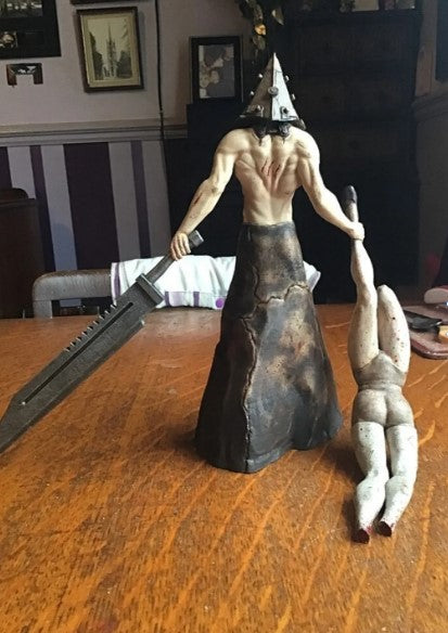 Pyramid Head Silent Hill Bemalte Figur 25 cm (Groß)