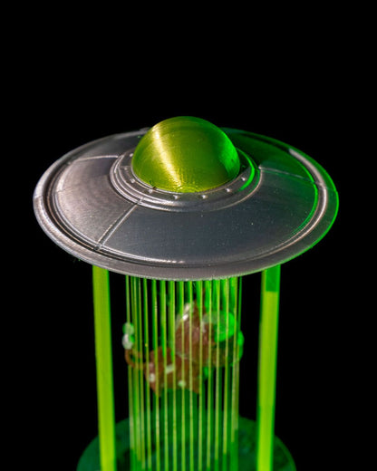 UFO-Figur entführt Kuh, in den Weltraum gebeamt, Deko-Objekt 12CM
