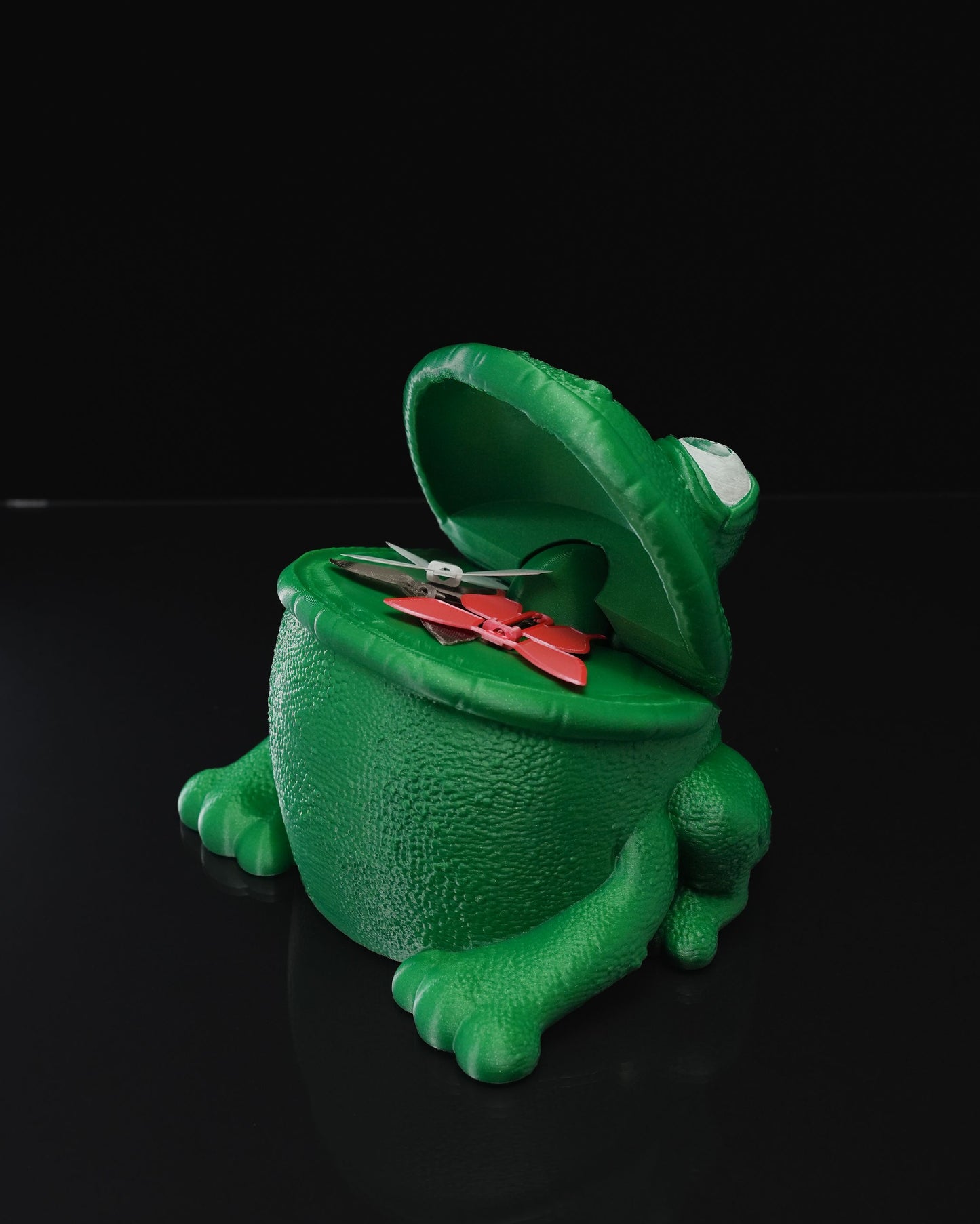 Schmetterling fressender Frosch Bewegliches Spielzeug 16CM