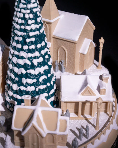 Verschneites Weihnachtshaus Objekt, Tannenbaum Weihnachtsdorf Objekt Groß 20CM