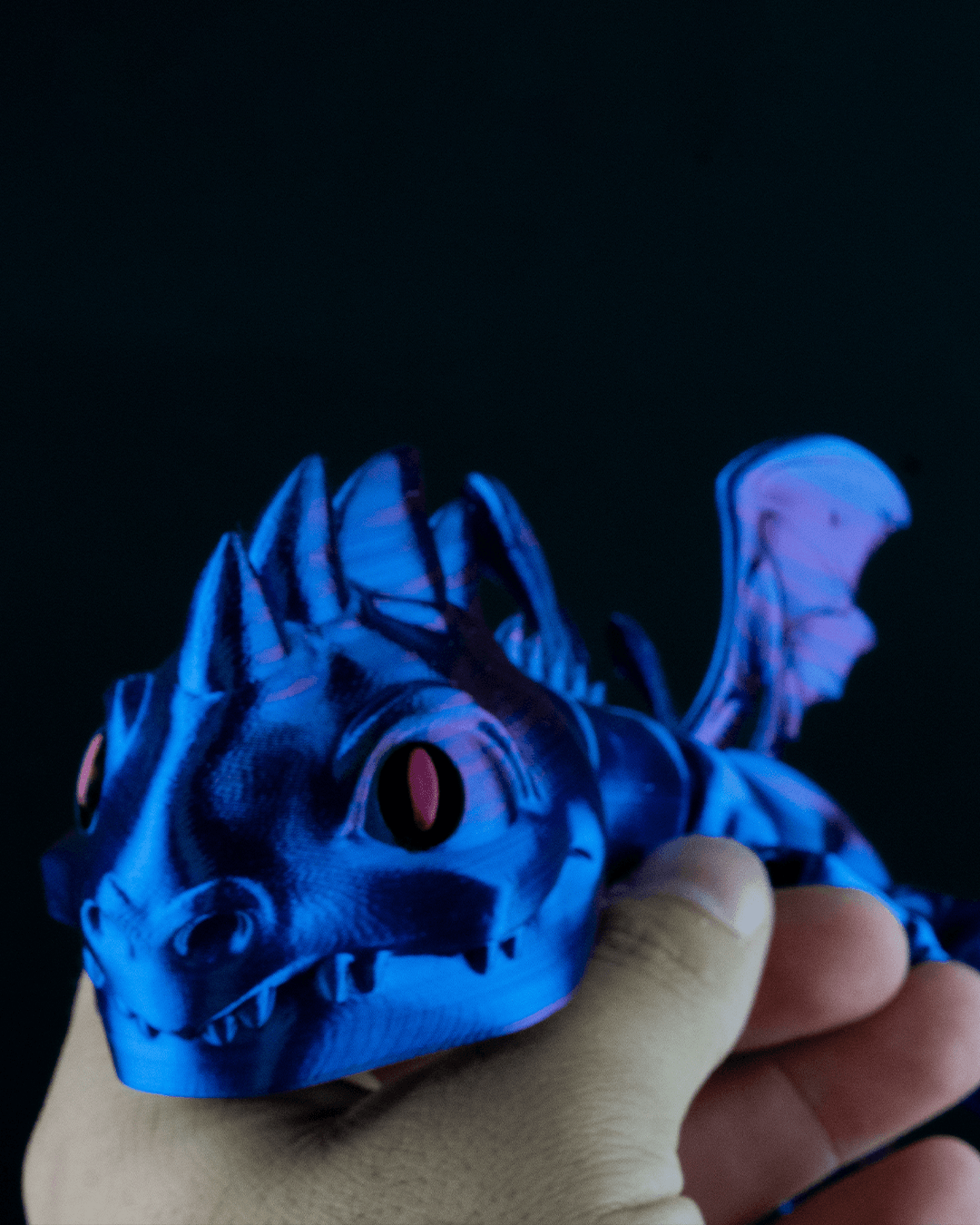 Buntes bewegliches Drachenspielzeug Drache mit Flügeln Tierische Spielzeuge