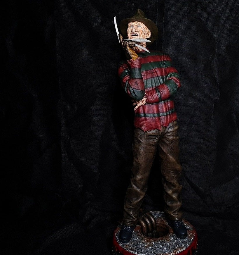 A Nightmare on Elm Street Freddy Krueger Figur 25CM Groß