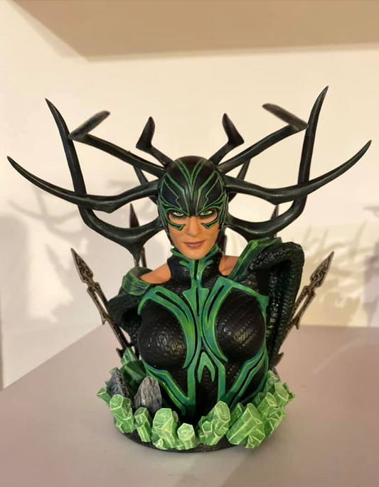 Marvel Comics Hela Boyalı Büst 15CM