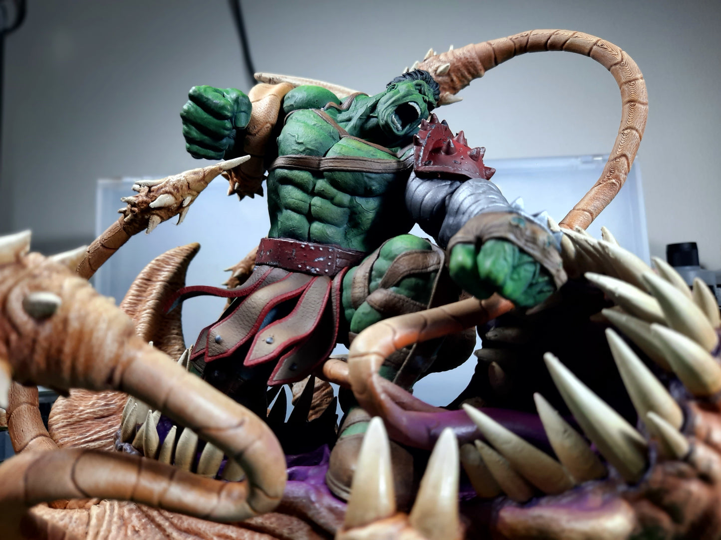 Hulk vs Planet Figur Kämpfender Hulk Figur 25CM