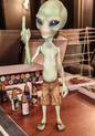 Mittelfinger Alien Figur Paul Alien Figur 18CM Groß