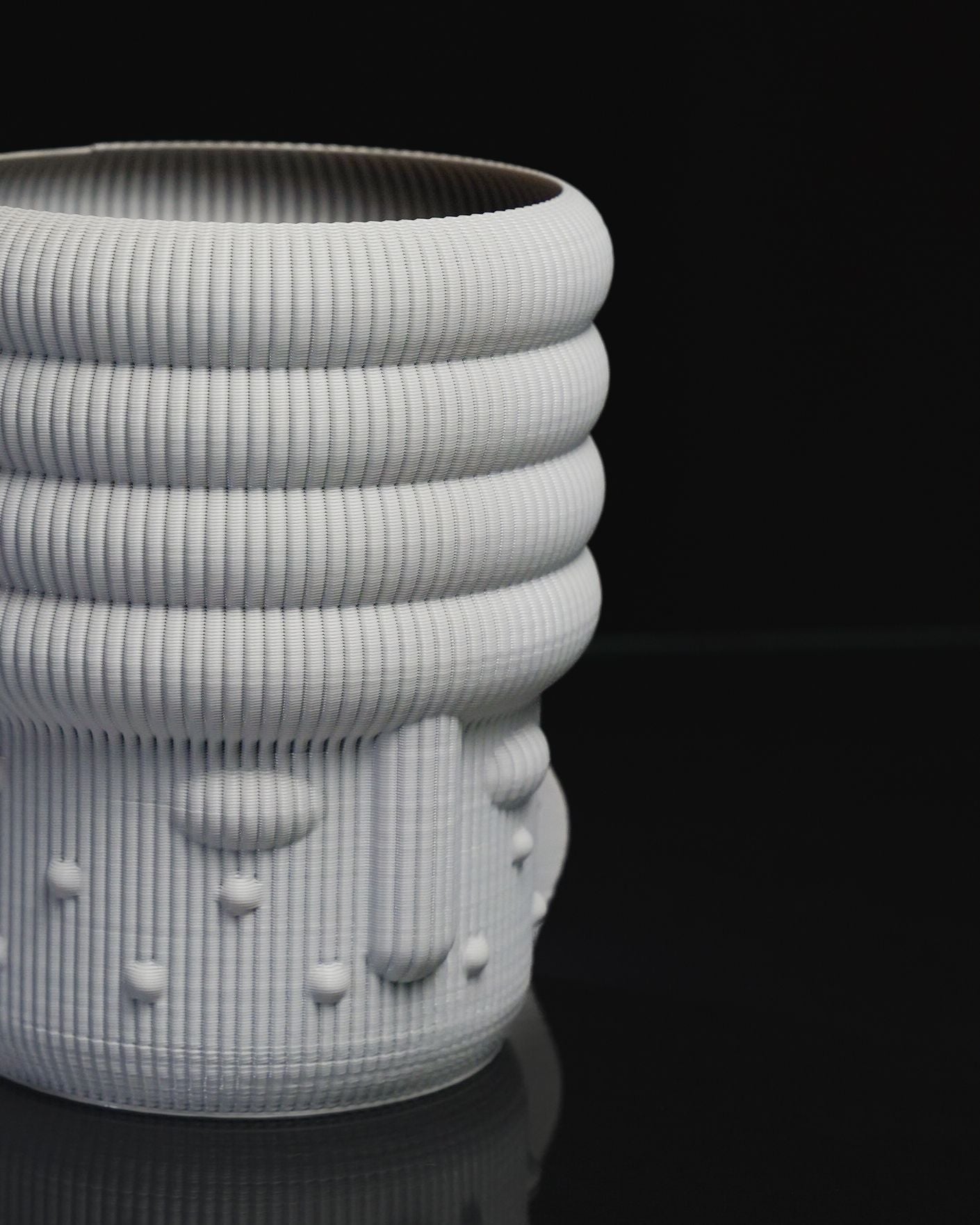 Elegante skandinavische dekorative Vase mit menschlichem Gesicht, 14 cm