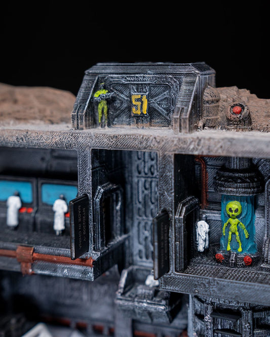 Area 51 Uzaylı Üssü Diorama 51. Bölge 27 CM GENİŞLİK