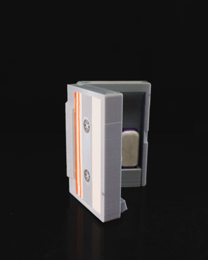 USB SD-Karten-Organizer im Retro-Kassetten-Design - USB SD-Karten-Schutz