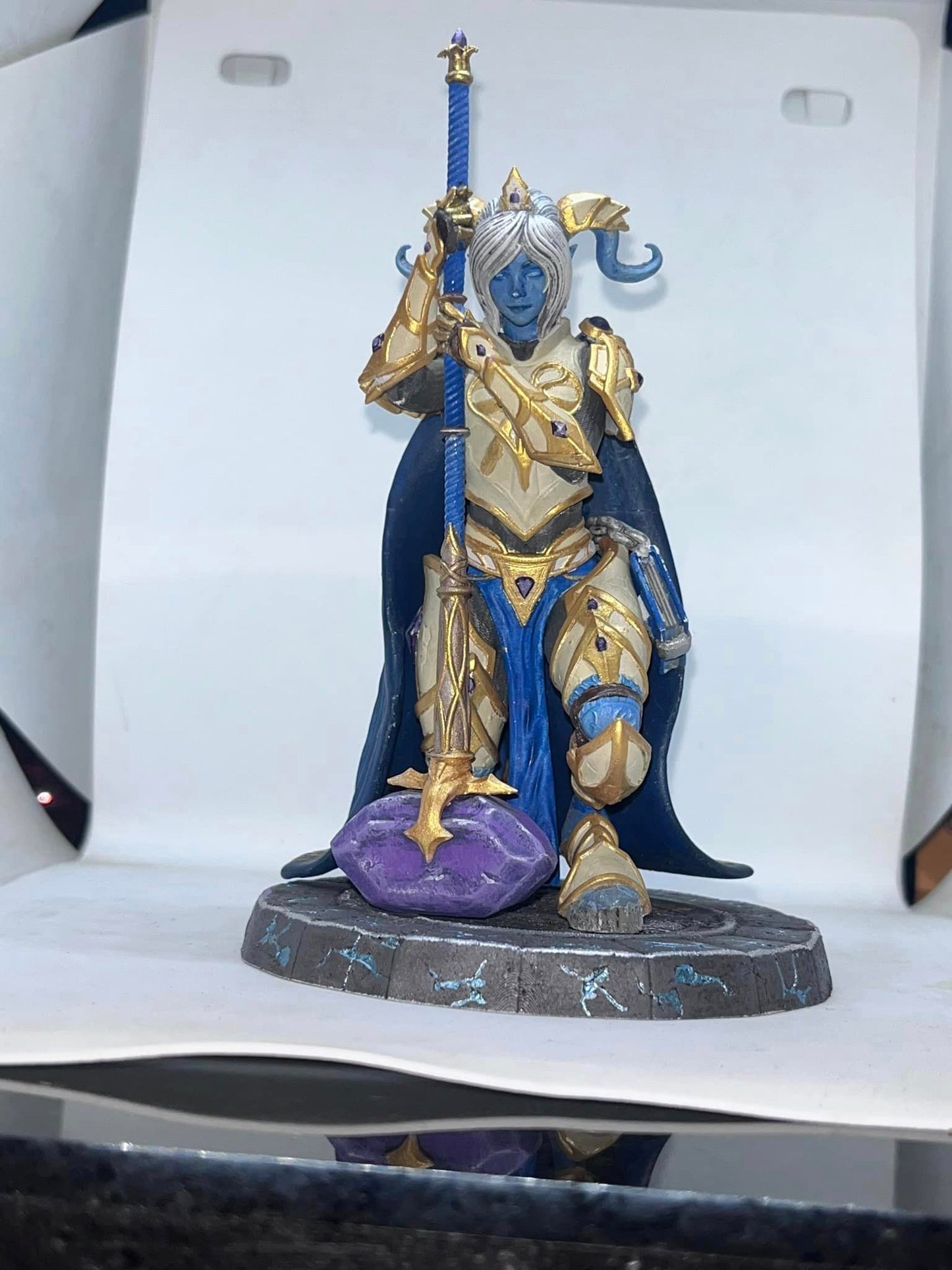 World of Warcraft Draenei WOW Yrel Bemalte Figur Yrel Figur Groß 20CM