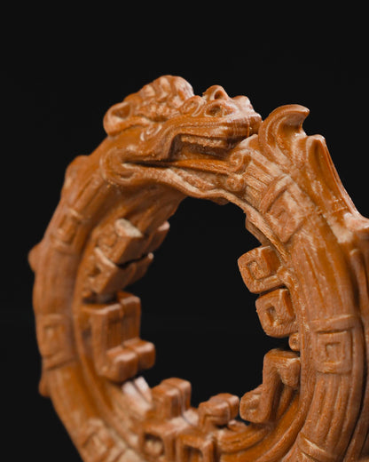 Azteken Ouroboros Schlange, die ihren eigenen Schwanz frisst Skulptur 15 cm