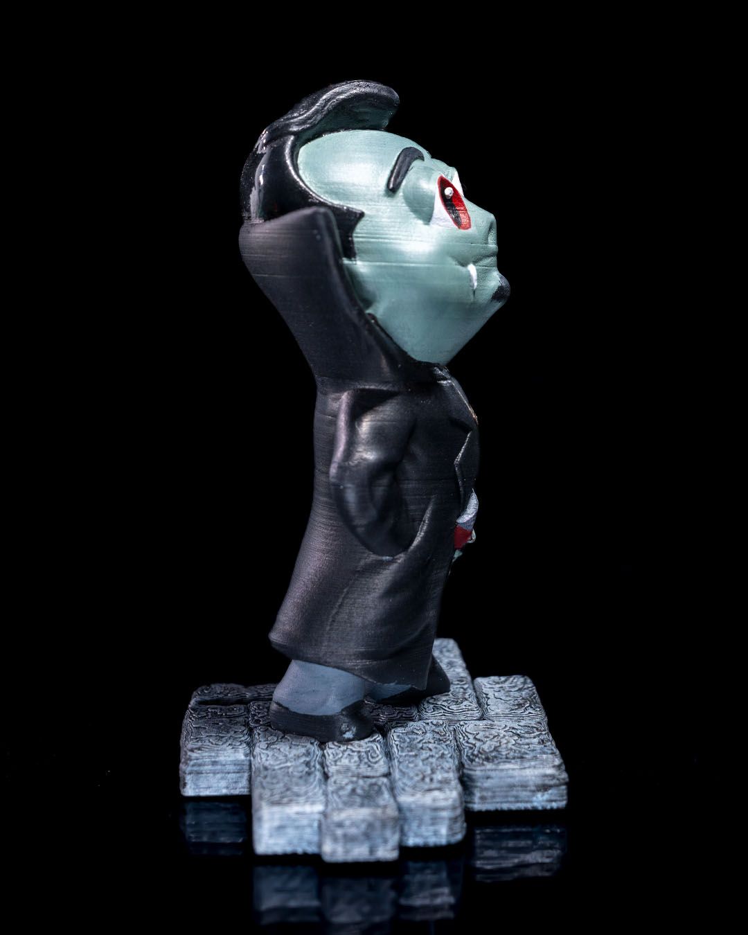 Halloween Urban Terrors - Vampir Bemalte Figur 15 cm (GROSS)