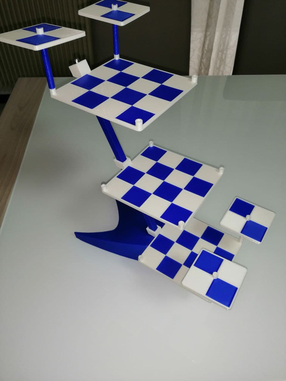 Star Trek Schach-Set mit dreidimensionalem Schachbrett und Schachfiguren