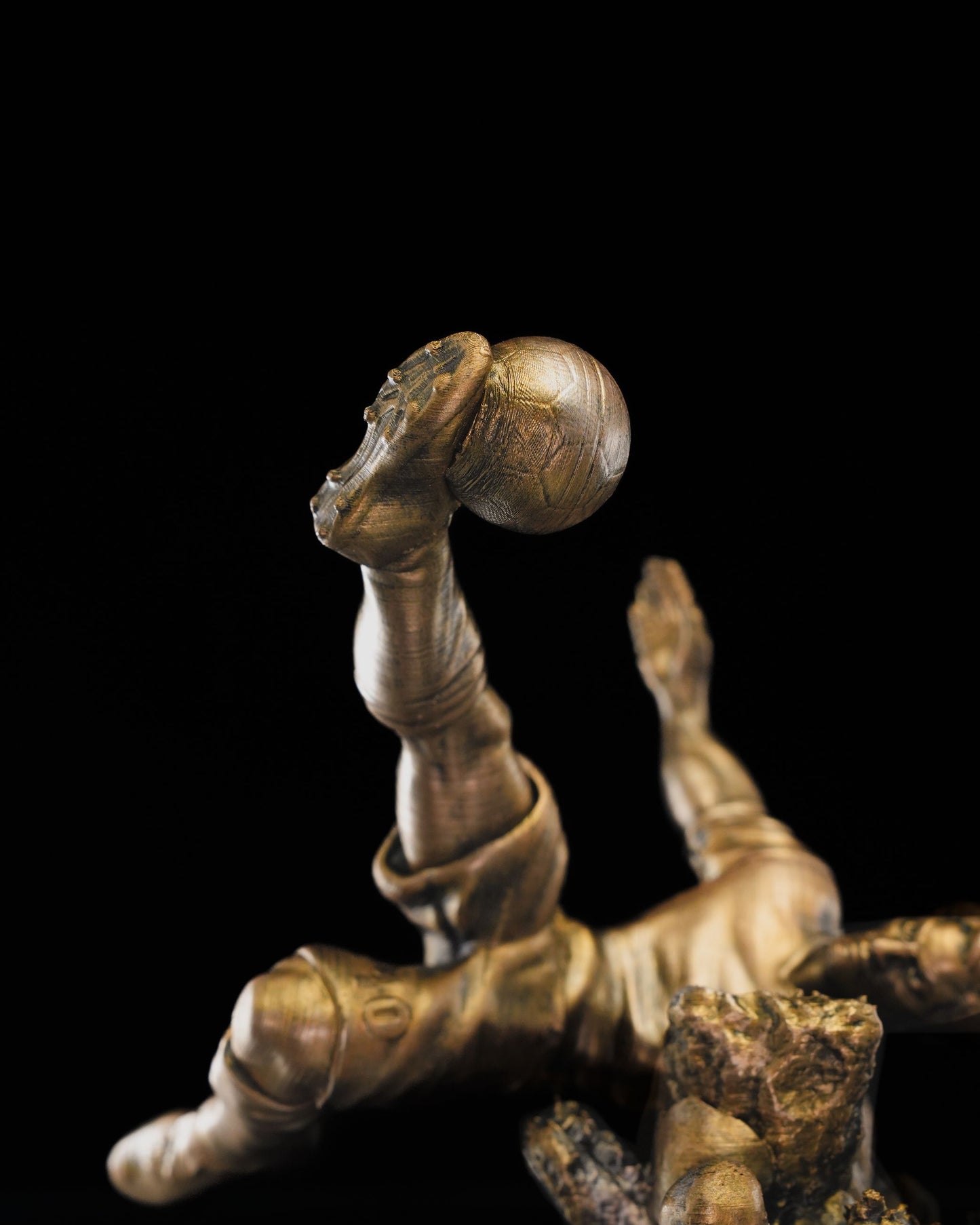 Fussballspieler-Figur, Volleyschuss, 25 cm (RIESENGRÖSSE)
