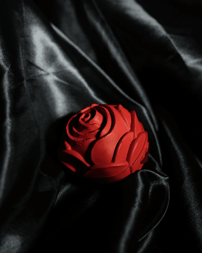 Personalisiertes romantisches Valentinstagsgeschenk: Rosen- und Herz-Ringbox