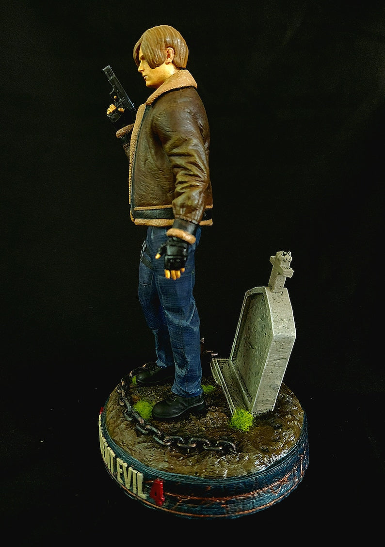 Resident Evil 4 Leon Figur Resident Evil 4 Leon Scott Kennedy Groß 25CM