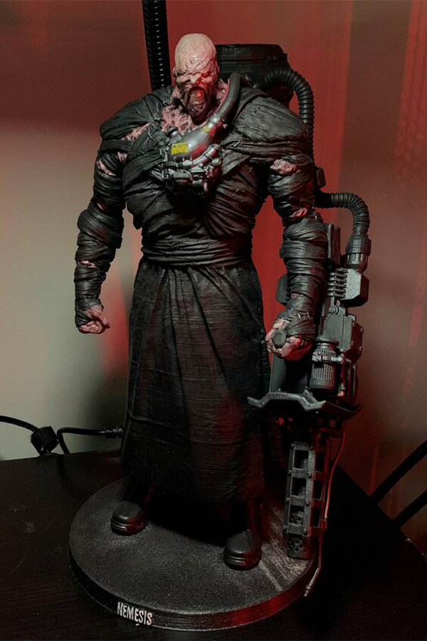 Resident Evil 3 Nemesis Figur Groß 25CM