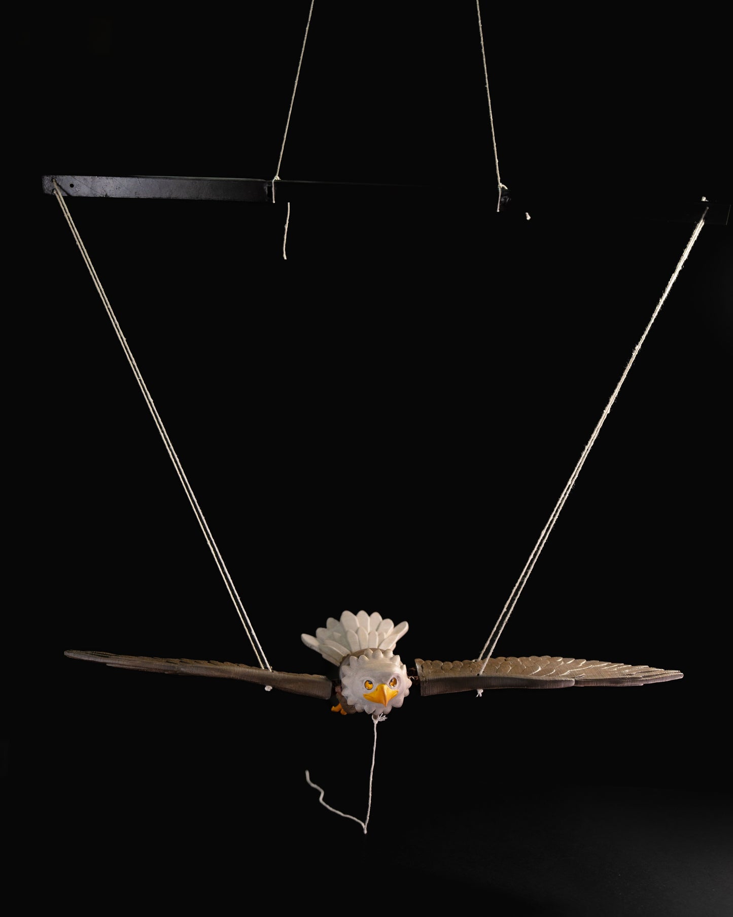 Adler mit Flügelschlag Spielzeug-Handpuppe