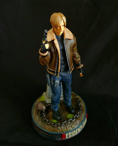 Resident Evil 4 Leon Figur Resident Evil 4 Leon Scott Kennedy Groß 25CM