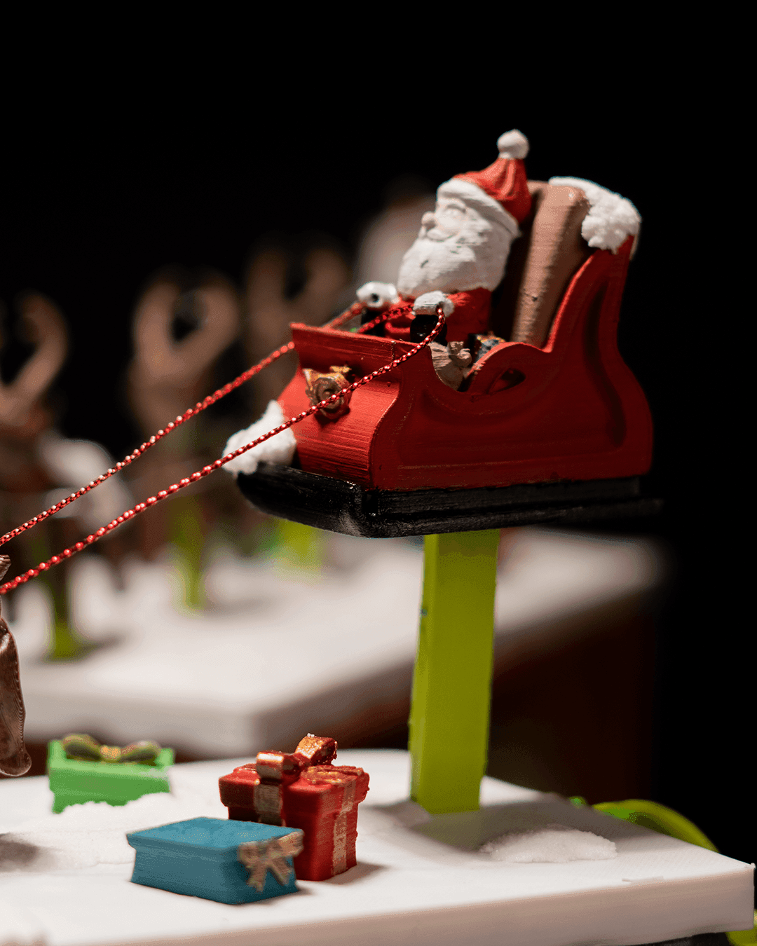 Weihnachts-Rentierschlitten Bewegliches Spielzeug Neujahrsdekoration Bewegliches Rentier