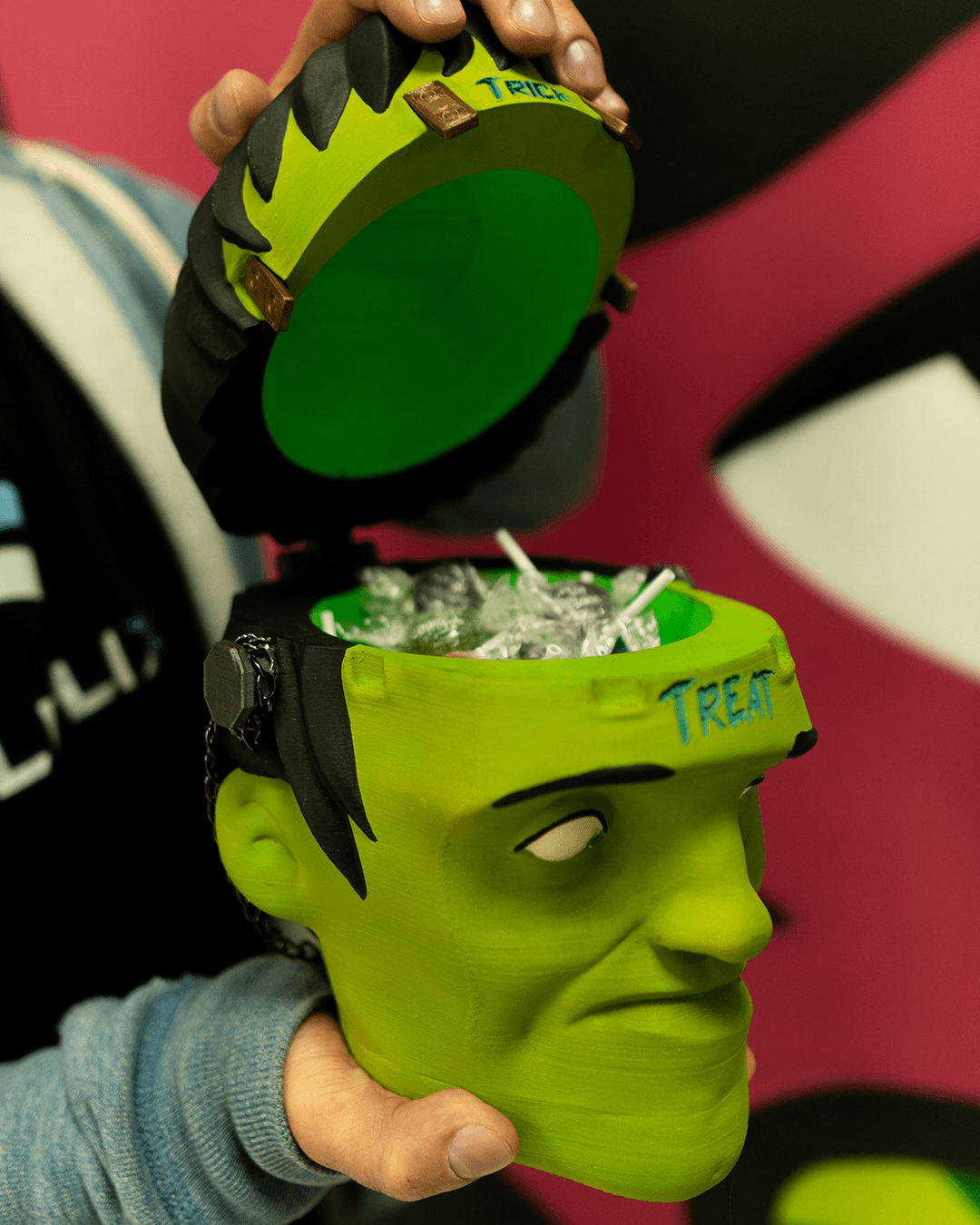 Frankenstein Halloween Süßigkeitenschale mit Kette Frankenstein Halloween Süßigkeit