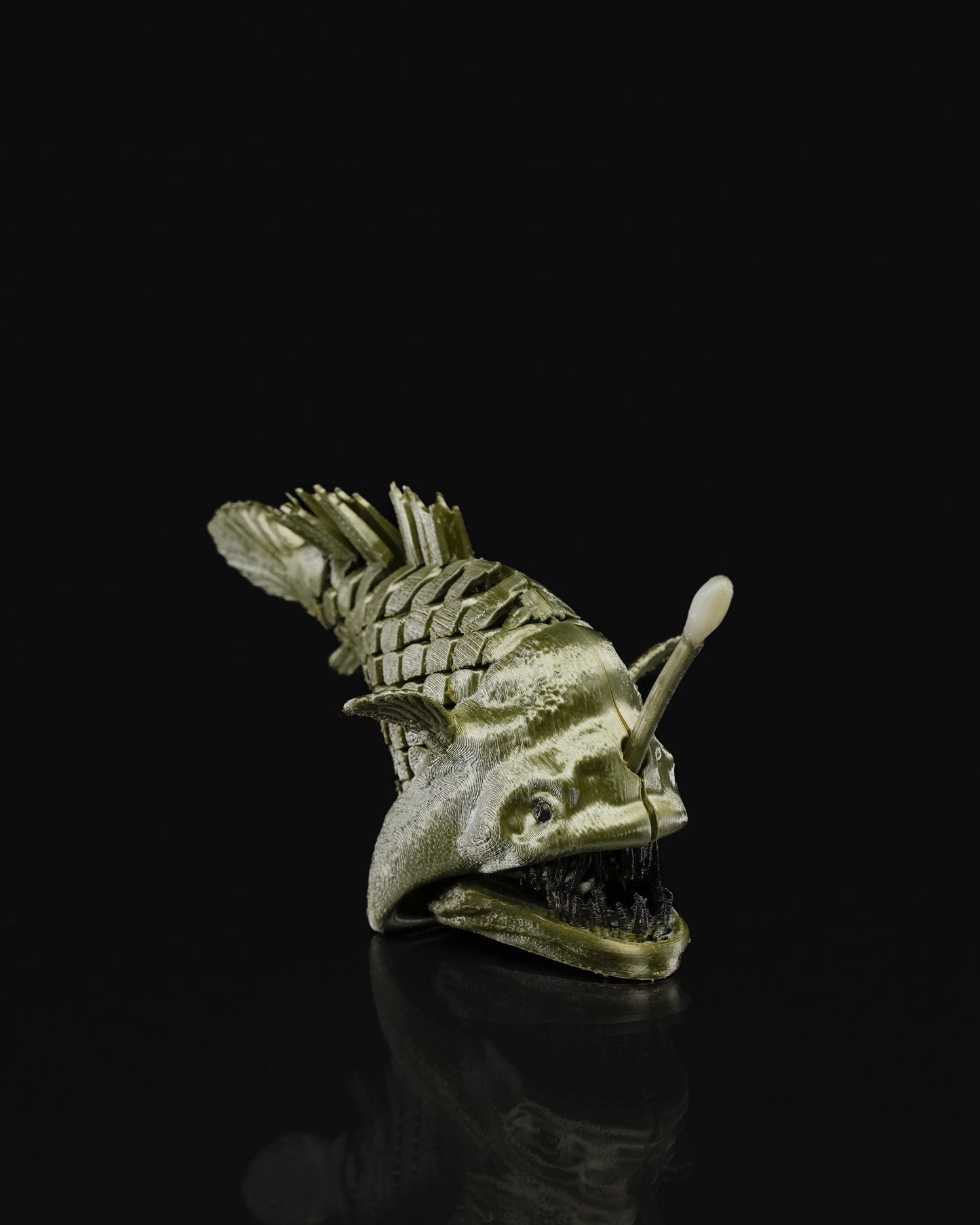 Findet Nemo Anglerfish Deko-Figur mit Ständer 11CM