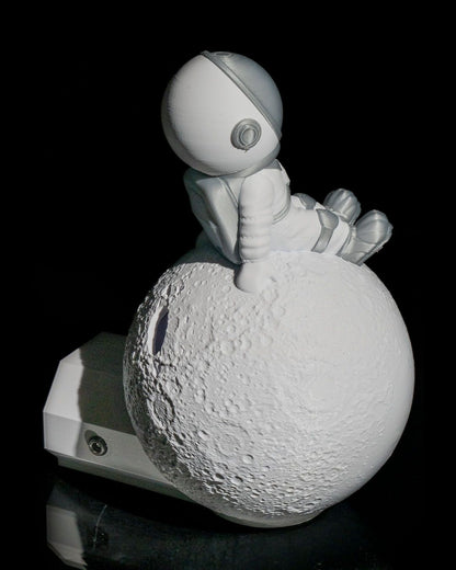 Astronautenlampe im Weltall, Astronauten-Wandlampe auf dem Mond, große Größe 23 cm