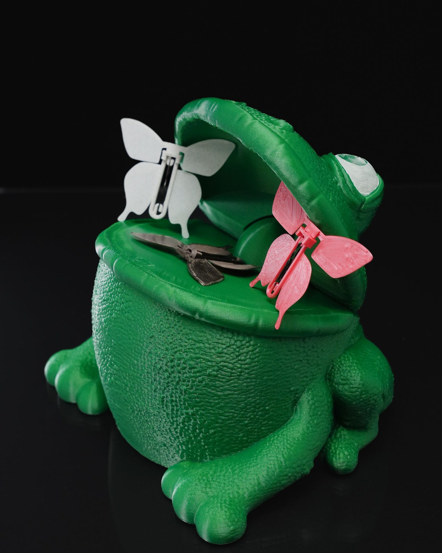 Schmetterling fressender Frosch Bewegliches Spielzeug 16CM