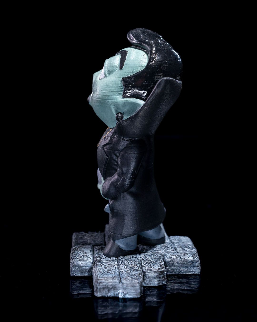 Halloween Urban Terrors - Vampir Bemalte Figur 15 cm (GROSS)