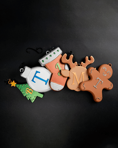 Personalisierter 5er-Weihnachtsschmuck mit Initialen und Haken, 5er-Neujahrsschmuck