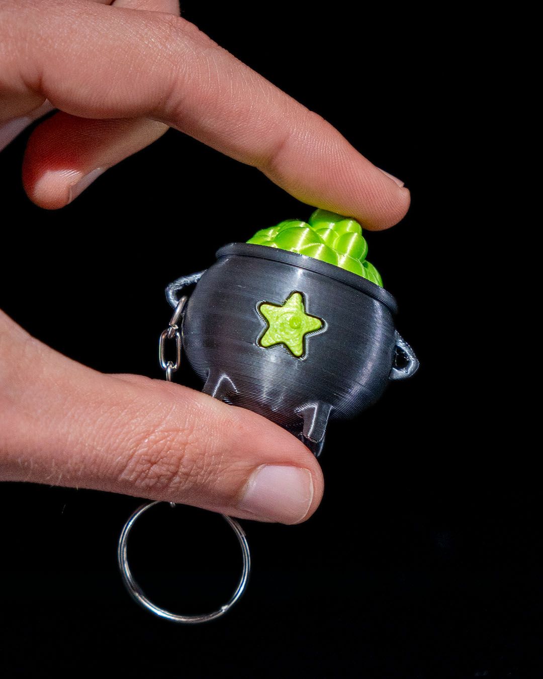 Halloween Hexenkessel Schlüsselanhänger Tasche Deko 5CM