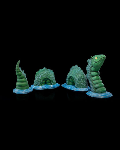 Nessie Loch Ness Monster Bemalte Figur 25 CM (GROSS)