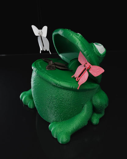 Schmetterling fressender Frosch Bewegliches Spielzeug 16CM