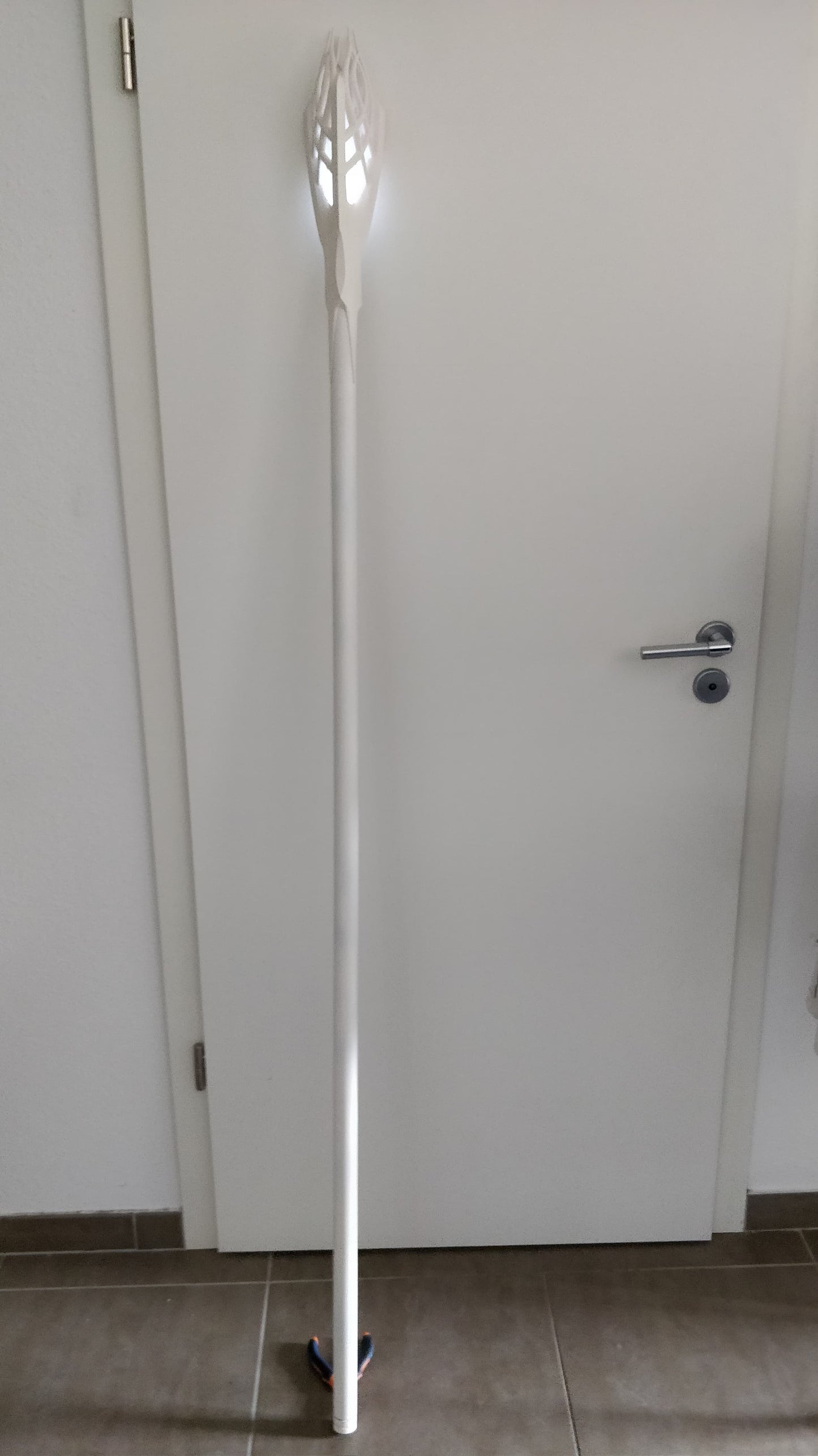Der weiße Stab des Magiers Gandalf mit Licht 150 cm Herr der Ringe (Riesengröße)