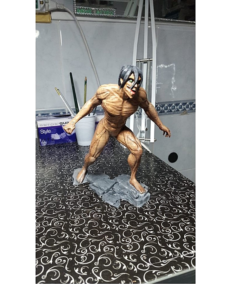 Attack On Titan Eren Bemalte Figur 15cm
