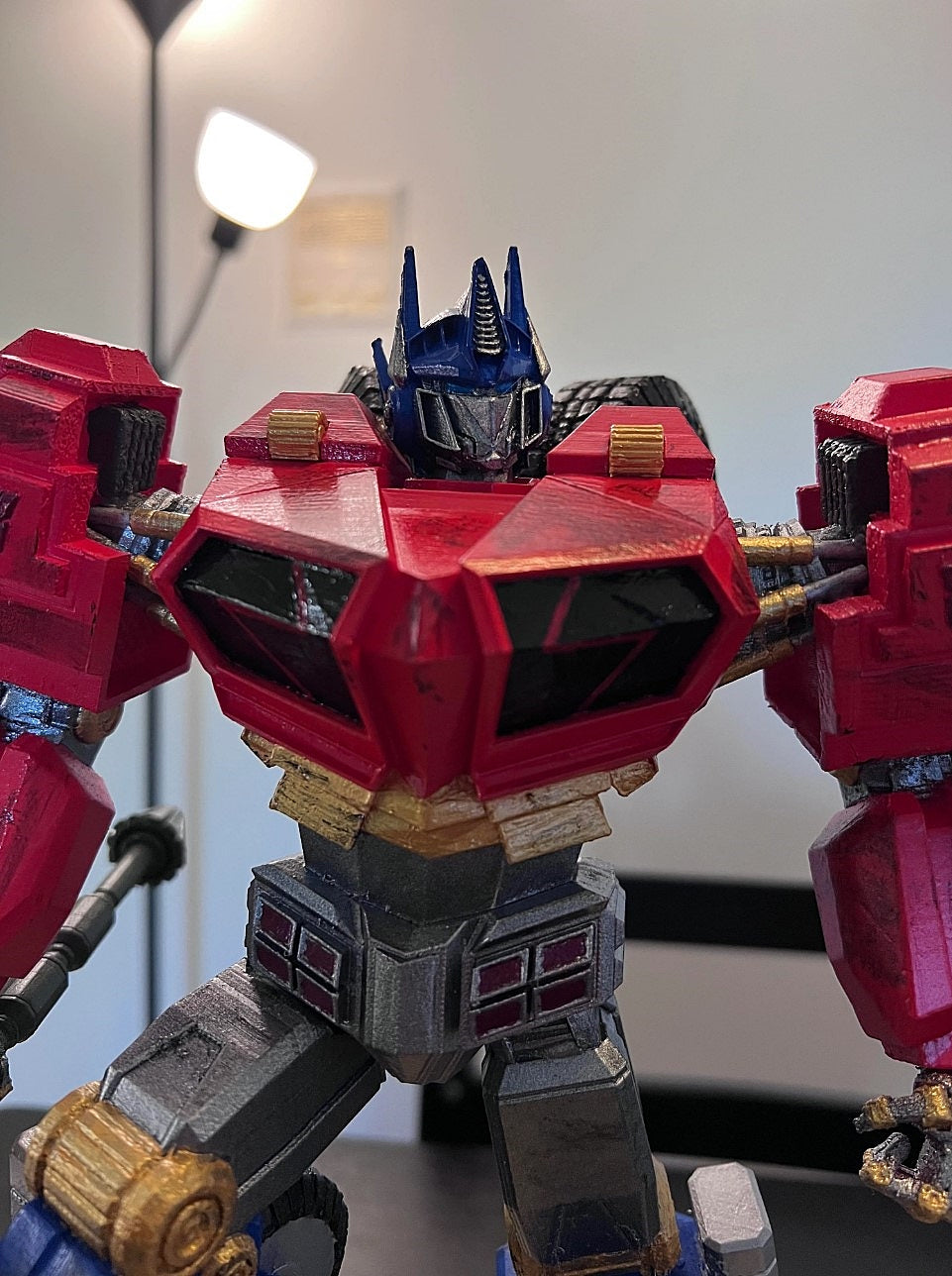 Optimus Prime Krieg um Cybertron Transformers Bemalte Figur 30 cm (Mega Größe)