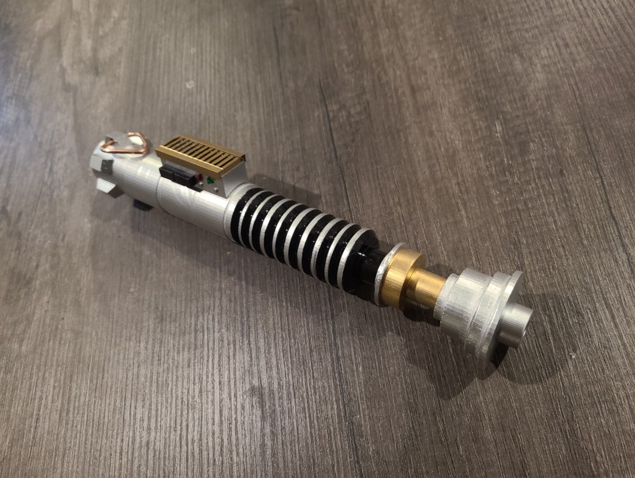 Luke Skywalker Lichtschwertgriff Star Wars (mit Ständer)