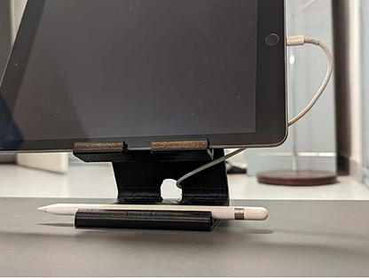 iPad Ständer mit Stiftfach 7 cm