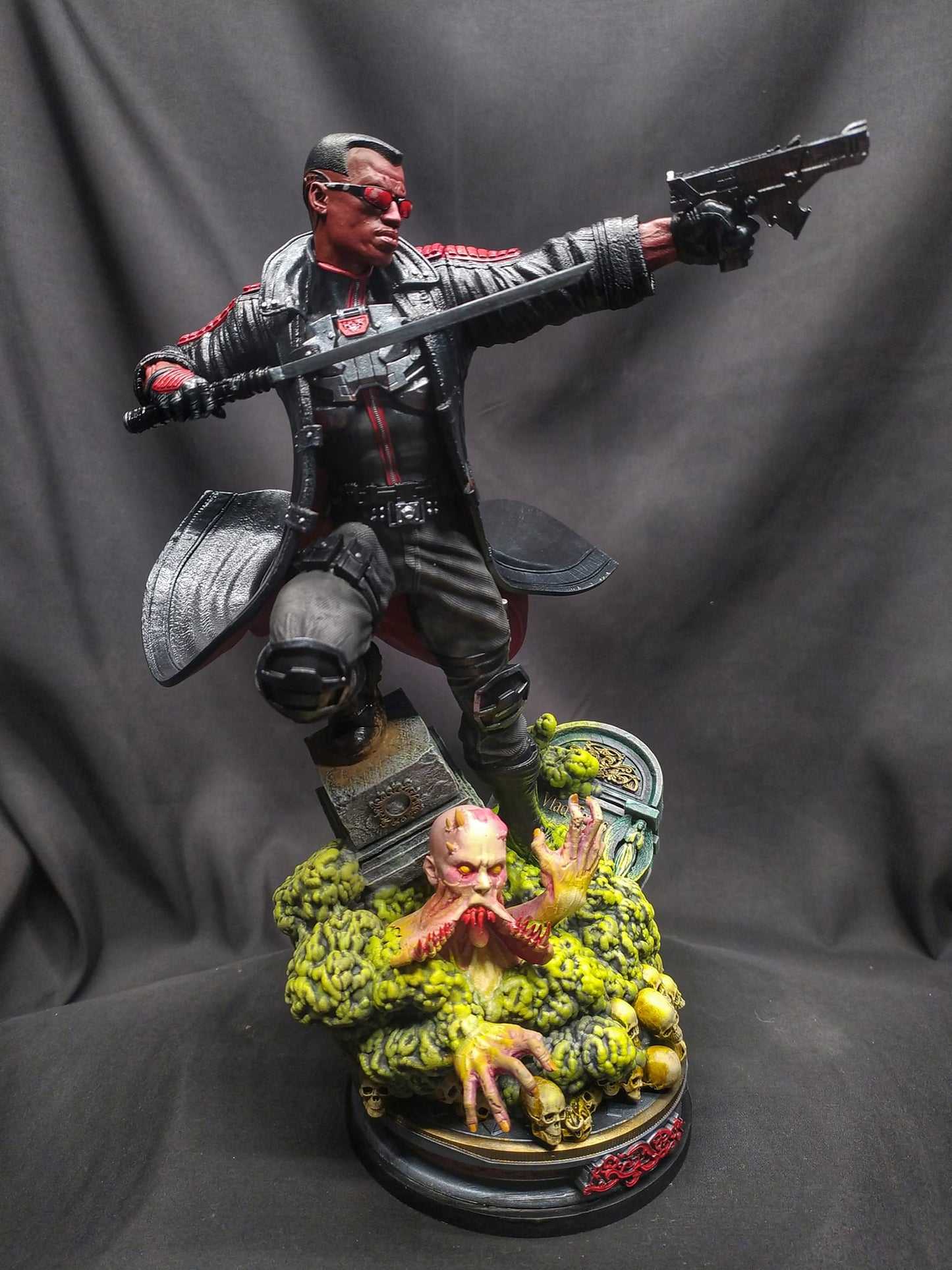 Blade: Klinge mit zwei Seiten 8K UHD Bemalte Figur 30 CM (GROSSE GRÖSSE)