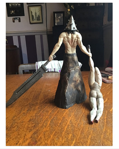Pyramid Head Silent Hill Bemalte Figur 20 cm (Große Größe)