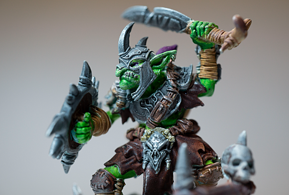 Legend Of Keepers Goblin Bemalte Figur 17 cm